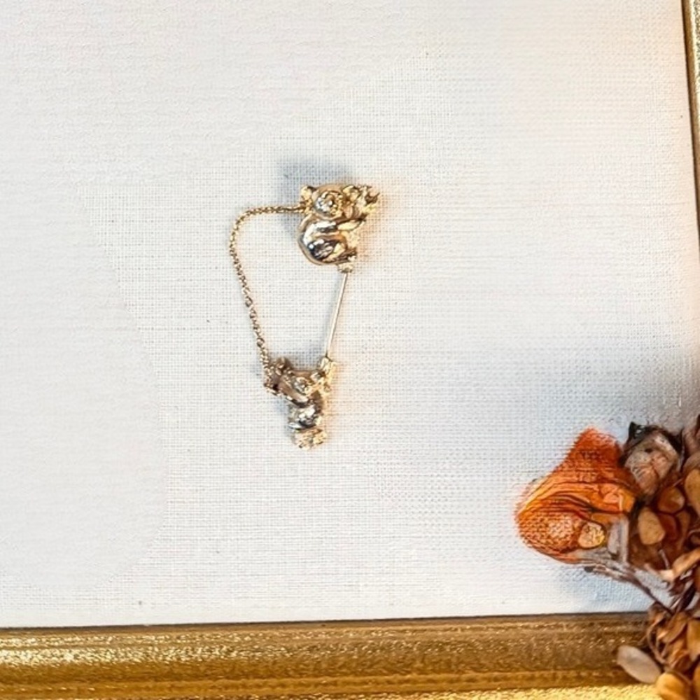 Avon Gold Koala Stick Brooch‎